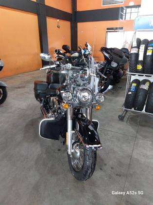 HARLEY-DAVIDSON SOFTAIL HERITAGE CLASSIC 114 